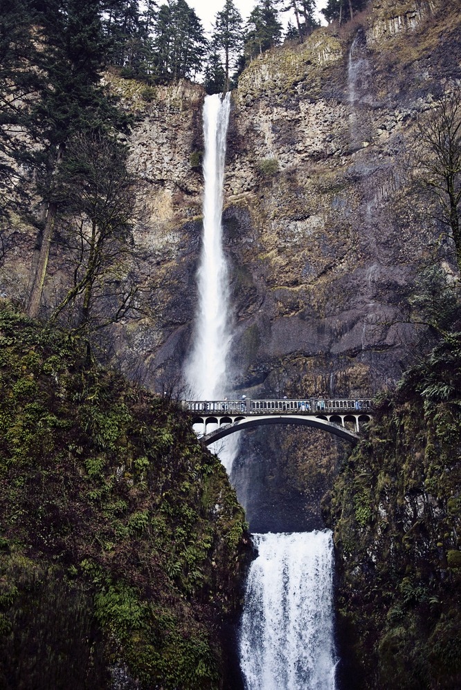 r2&ndash;d2:  Multnomah Falls by (Meg Brooke) 