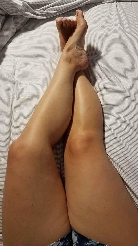 myprettywifesfeet:A beautiful view of my pretty wifes gorgeous legs and feet.please comment 