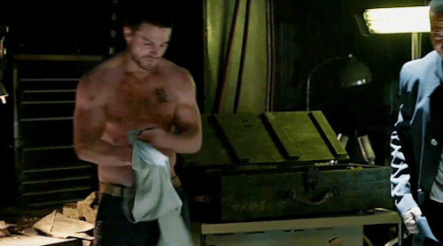 Oliver Training In Arrow 1x11 Trust But Verify.