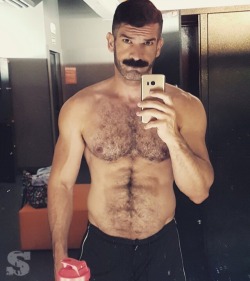 iluvbubblebutts:  Creepy stache but I’d fuck him