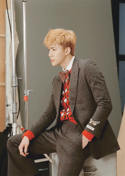 luedeer:sehun in super elle photoshoot bts