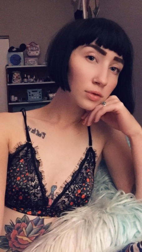 jenn-d:  Hey, Tumblr. I cut my bangs, I work like 60 hours a week, and I’m with an amazing man I fall for more every single day. Life is pretty good right now. 