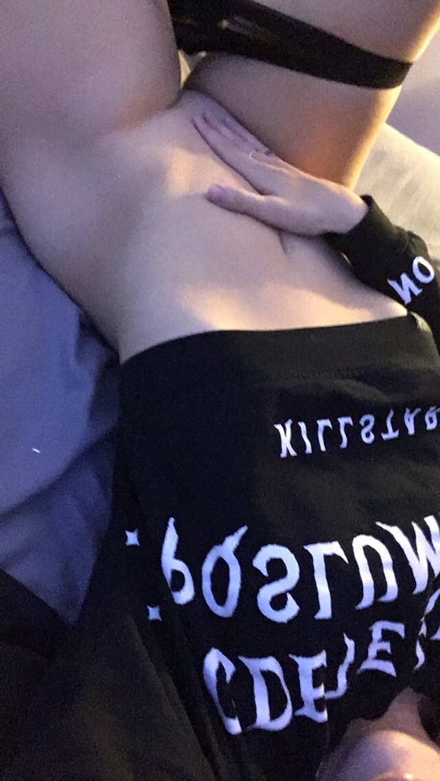 frankiefarber:       FIND MY SLUT ASS ON INSTAGRAM Instagram: frankiefarber Reblog