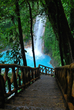 travelingcolors:  Río Celeste | Costa Rica (by Junglejims photos) 