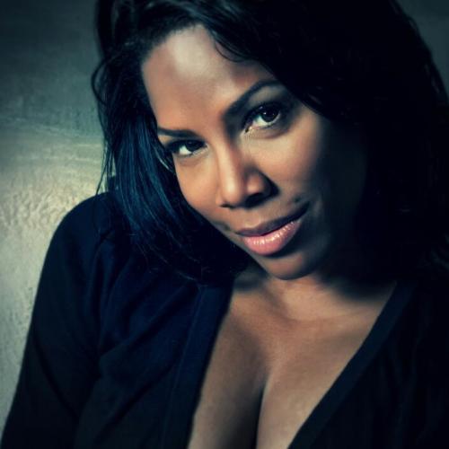 thicknluvly:  ThicknLuvly is now 200 strong……. cool