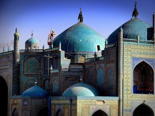 redlipstickresurrected:Unknown Photographer - Blue Mosque in Mazar-i-Sharif, Afghanistan  Photography 