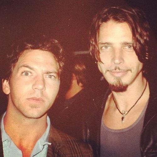 regi-vedder:  Dioses musicales! Eddie Vedder &amp; Chris Cornell