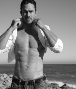 hotfamous-men:  Taylor Kinney