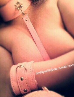 princesskittybear:  daddyskittybear:  Look layla-little! Hehe I told you! I’ve got more piccys around here some where. :3  Hey it’s my pictures from my old blog that ended up getting deleted. Wow! c: