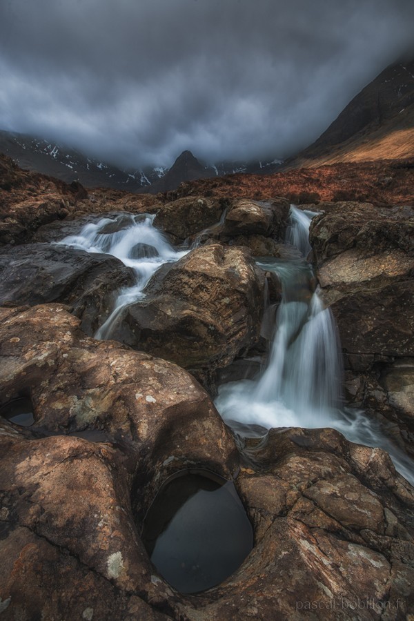 50bestphotos:  Glen Brittle by PascalBobillon http://ift.tt/1AOirdy  seriously awesome