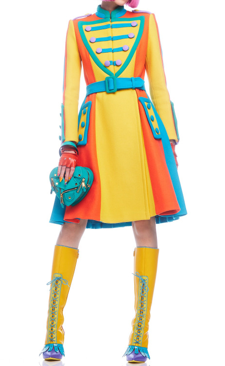 lostinhistory: blueandbluer:ruched:Moschino Pre-Fall 2022 Sgt pepper but make it sexy? This is not m