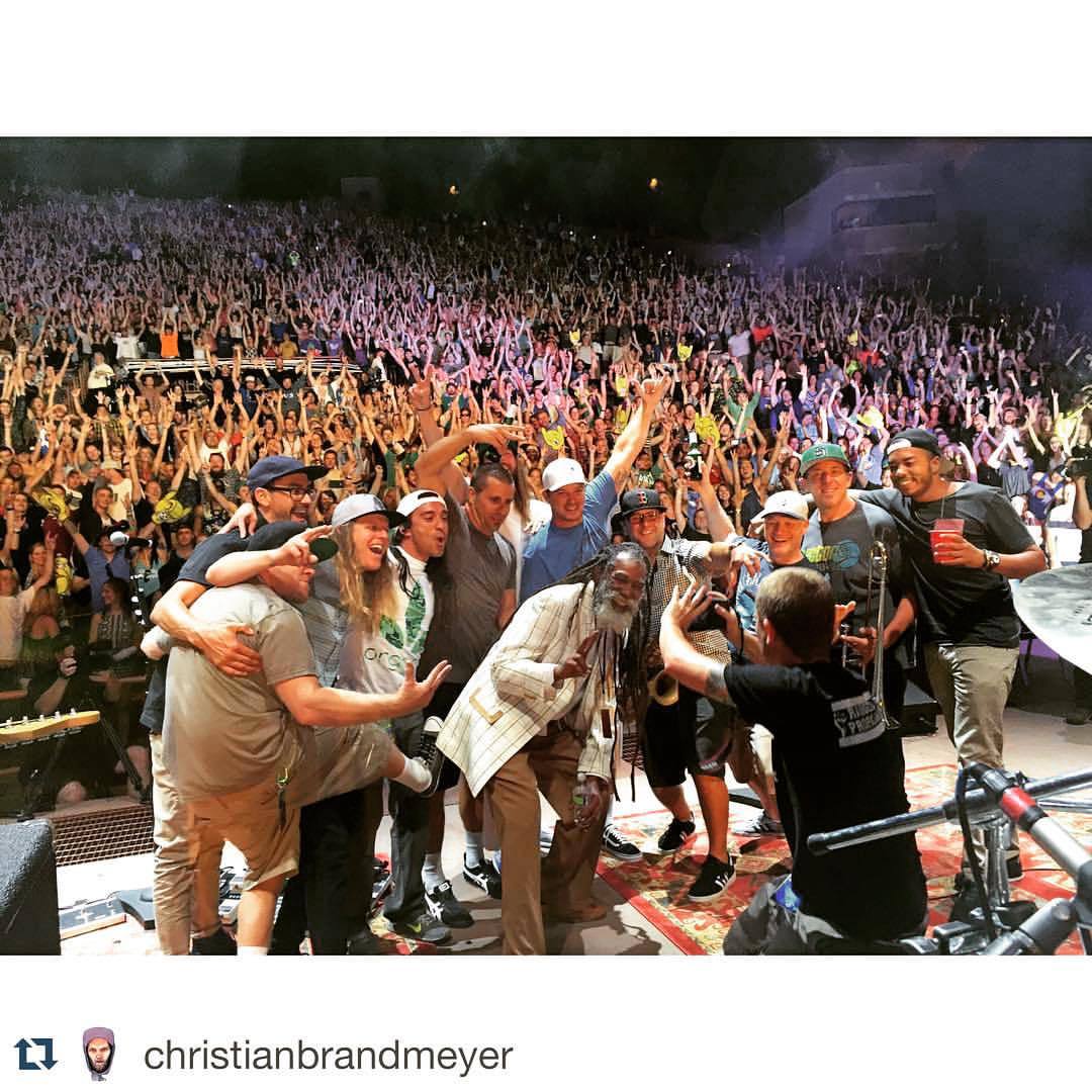 raisedfistpropaganda:
“ #Repost @christianbrandmeyer with @repostapp.
・・・
I wish everyday was #RedRocks! Truly something magical about this place. #DirtyHeads #SlightlyStoopid #DonCarlos #everythingisawesome2015 #RaisedFistPropaganda
”