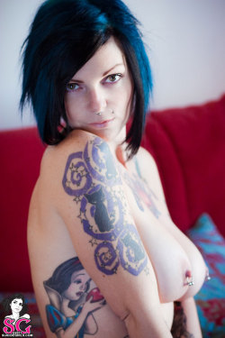 sglovexxx:  Riae Suicide