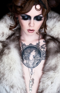 arsenicinshell:  Photo: Cynthia Davila | Model: Apnea | Makeup: Chaos Makeup Artist | For Rocklove Jewelry