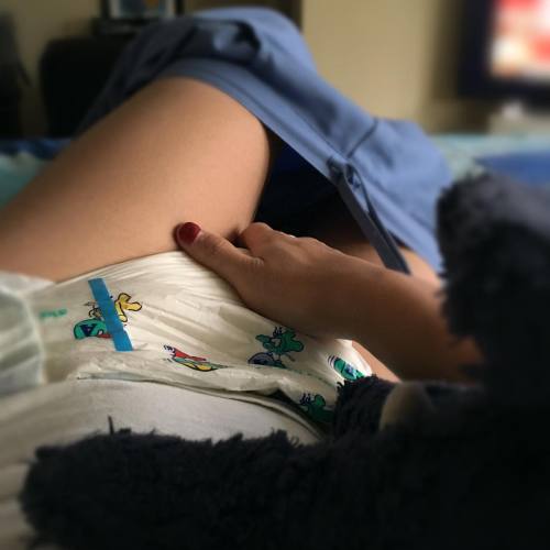 Morning diaper check #incontinence #abdl #diaperlover #girlswholovediapers