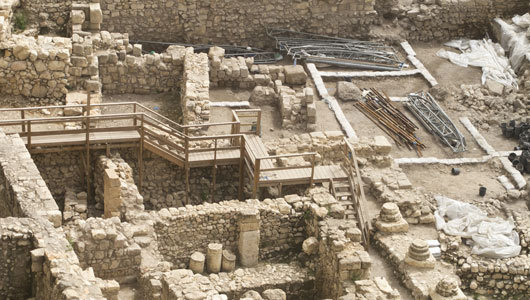 Does ancient bowl shard have links to the Bible?
Israeli archeologists have discovered what remains of a fortification, believed to have been built some 2,700 years ago, that might match up with a story from the Bible.