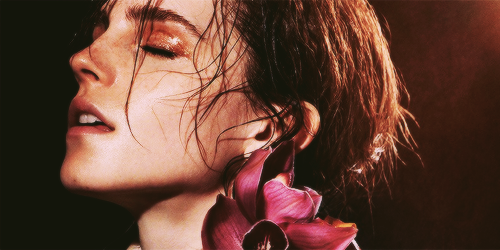 acciothehungergames:  Emma Watson photographed by James Houston for Natural Beauty 