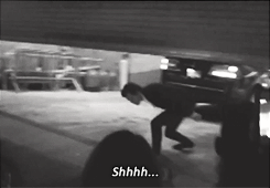 limpford:  ohstylesno: Harry, bless him, trying to make everybody happy. x  if everyone