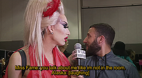 breadmaakesyoufat:  im sorry, i had to gif this.