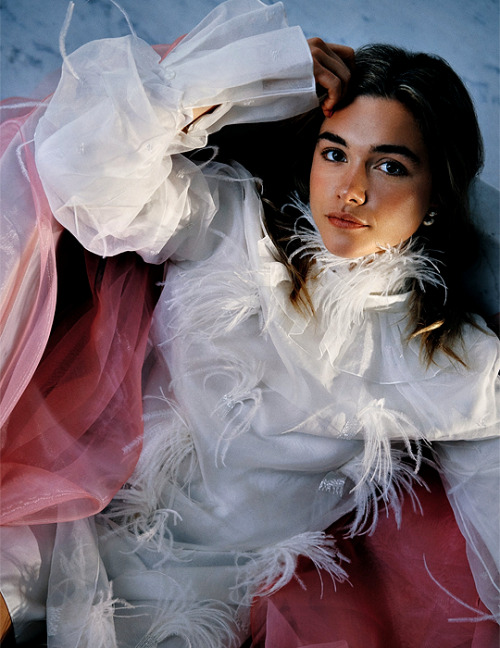 monicarambeau:Florence Pugh photographed by Paul McClean for ES Magazine