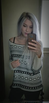 forestlore:New sweater from my mama &lt;3