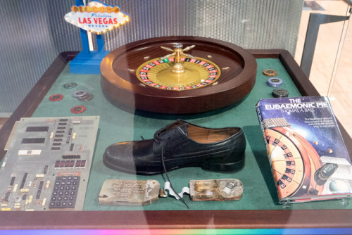 startswithabang:  Isaac Newton vs. Las Vegas: How Physicists Used Science To Beat The Odds At Roulette  “By 1961, Thorp and Shannon had built and tested the world’s first wearable computer: it was merely the size of a cigarette pack and able to fit