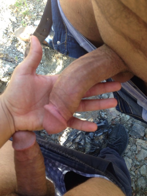 adenilsonjosegomesblr:  oldloversss:  Elime alırken bile zorlandım gerisini siz düşünün :) 😜😜😜  espetáculo de rola amei…apaixonei por ela..