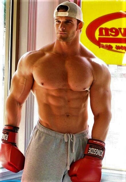 bigmusclestuds:  Wesley Durden boxing it out
