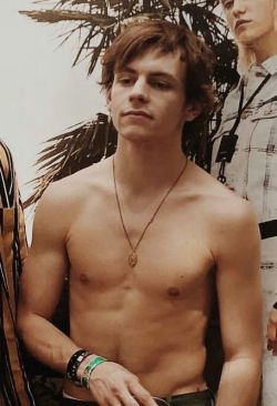 fuertecito:Ross Lynch