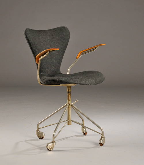 Arne Jacobsen, office chair, 1955. Teak and chromed steel, for Fritz Hansen. Via lauritz.com