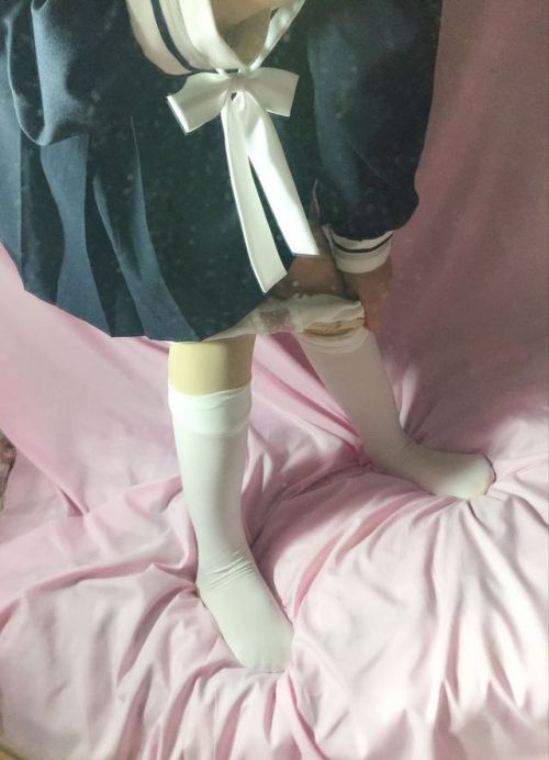 换上可爱的小裤裤～有想买原味裤裤和袜袜的小哥哥可以私信找我哟～
