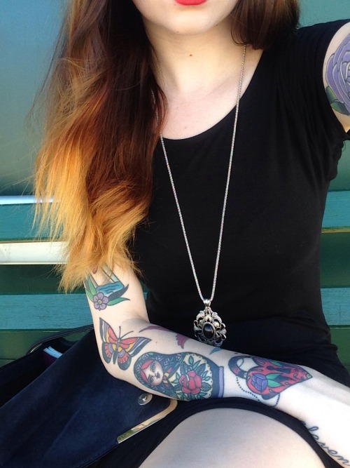 imaginaryenemy-:  Favourite dress + favourite necklace + favourite lipstick = ^____^ 