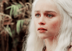 got-source: make me choose: daenerys or sansa