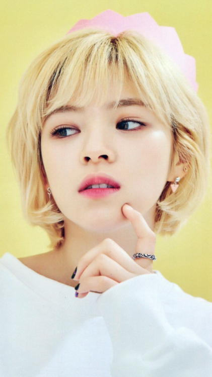 Jungyeon (Twice) wallpaperslike/reblog if you save/use 