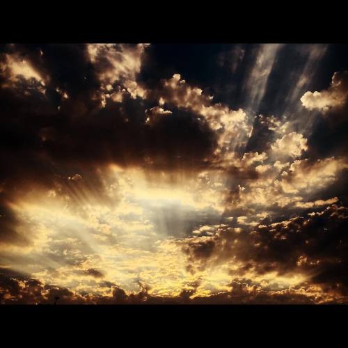 Porn Pics #fourhorsemen #sky #clouds #sunrays #cielo