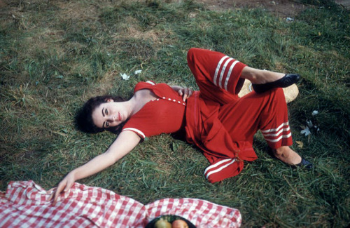 Elizabeth Taylor / during production of Edward Dmytryk’s Raintree County (1957) / photo by Bob