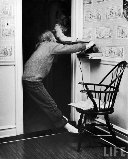 The struggle for telephone dominance(Nina Leen. 1944)