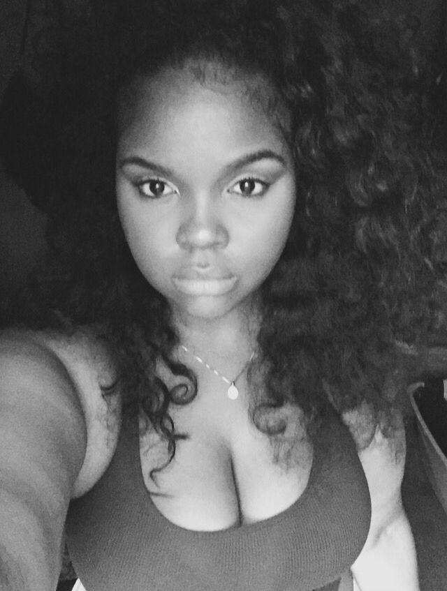 kisscheekzhere:  No smile today 😒  