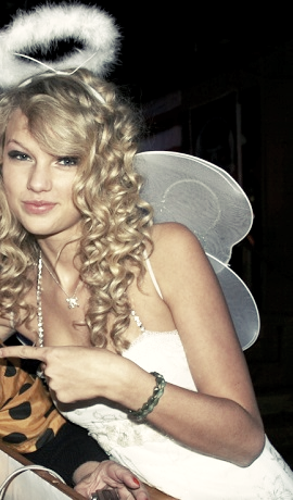 haylewilliams:old Taylor photos: 131-132/? #taylor swift#reblog #queue it all too well