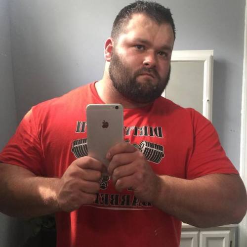 littlebuddhacub: blackonyxstone: Selfie Those chubby cheeks slay me, no matter how lean he gets&hell