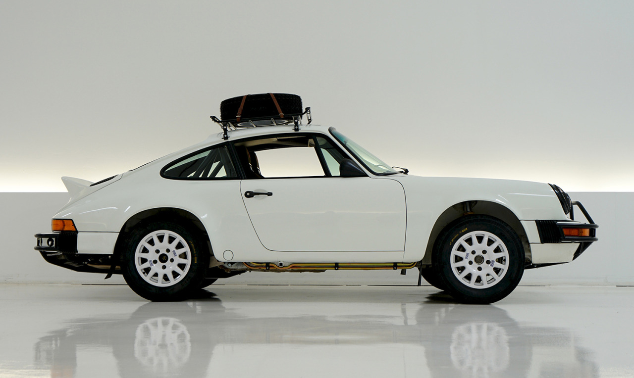chromjuwelen:  Porsche 911: Off Road. Via Influx.