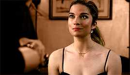 wlwbaudelaire: color palette meme: Alexis Rose + paper cuts (requested by @wifebethcassidy) wlwbaudelaire: color palette meme: Alexis Rose + paper cuts (requested by @wifebethcassidy)