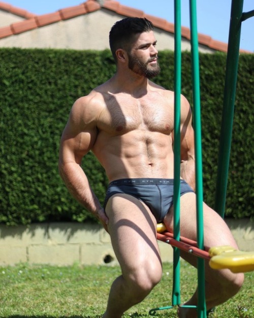 crazyboysforboysmensandhair:  https://crazyboysforboysmensandhair.tumblr.com/archive