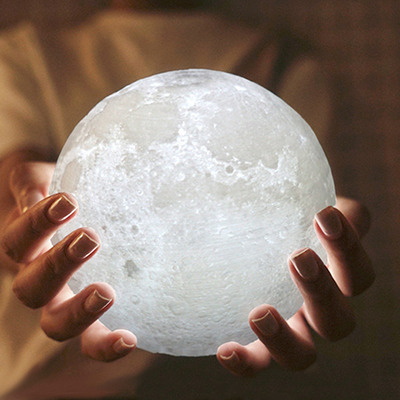 niseu:3D Magical Two Tone Moon LampDiscount Code : Joanna15 (15% off)