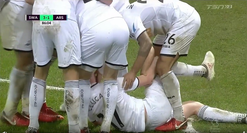 ccbbct: Was watching the highlights of Swansea - Arsenal match when I got distracted
