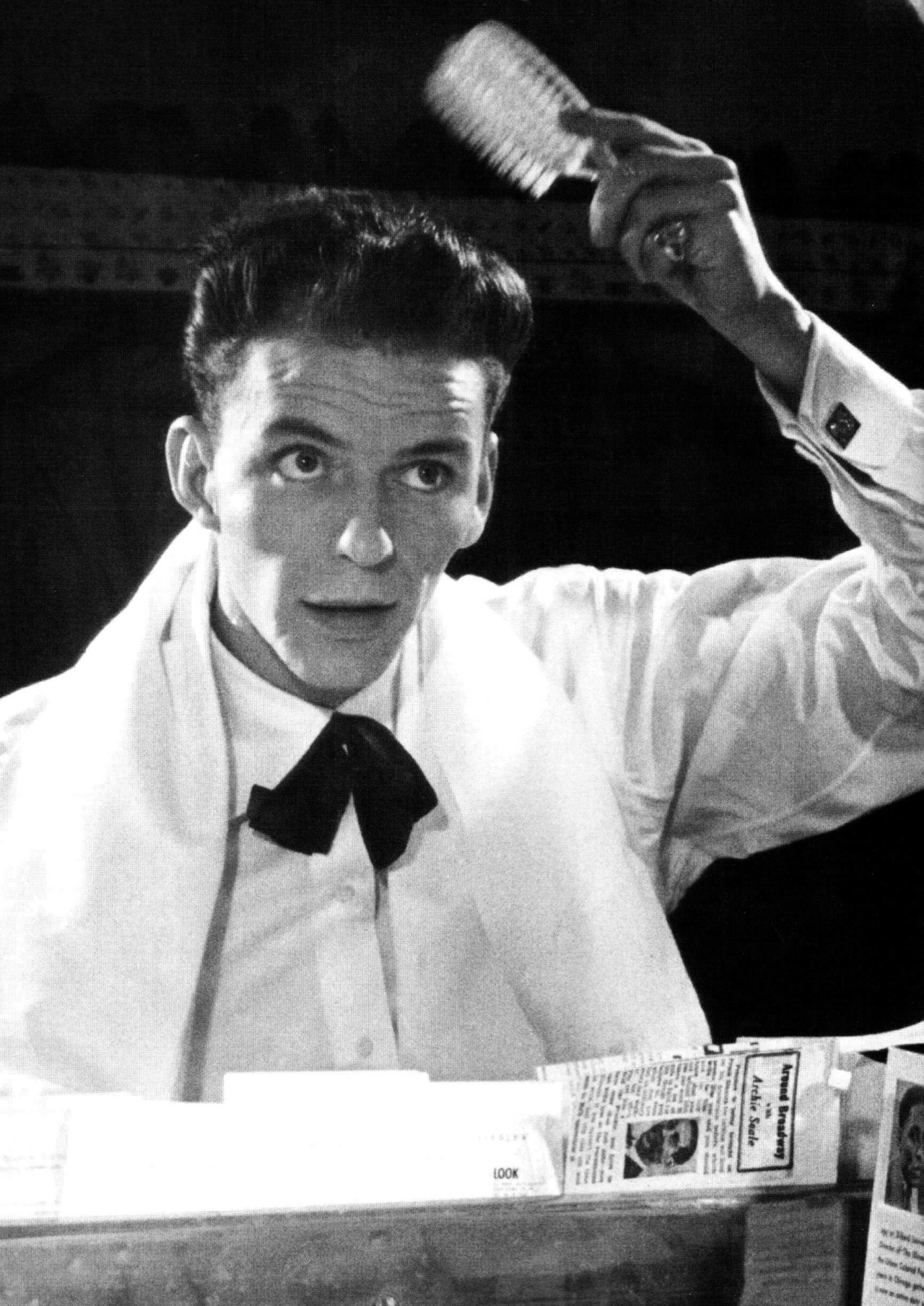 updownsmilefrown:  Frank Sinatra backstage at the Paramount Theater, 1944 