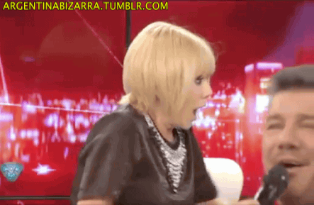 tomboygirrl:  Parece que vio un fantasma la vieja xD 