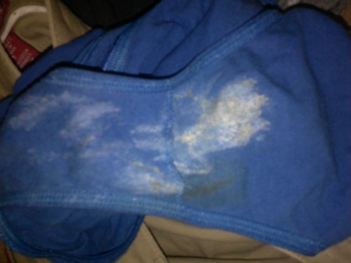  babywoo84 submitted:  My gf panties, morning after…….