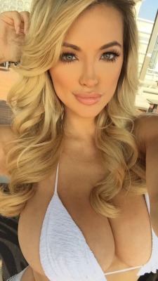 Lindsey Pelas