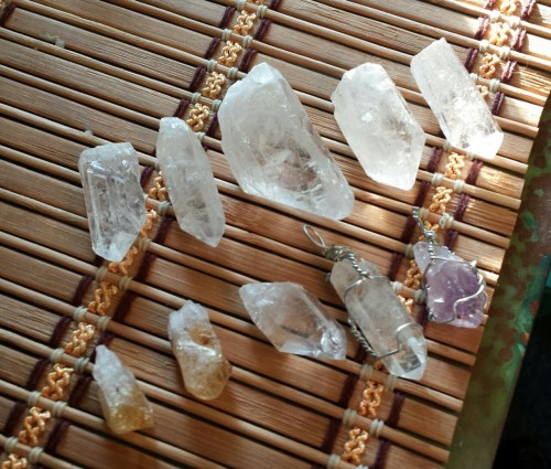 smokingonthemoon: CRYSTAL GIVEAWAY☆ hello dear friends! This is going to be my first giveaway, and y